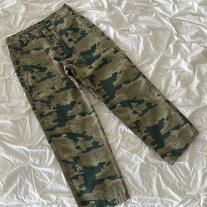 We The Free Camo Straight Leg Cargos sz.26